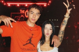 开云官方-又来撒狗粮啦！李添荣女友晒近照：帅哥聚会