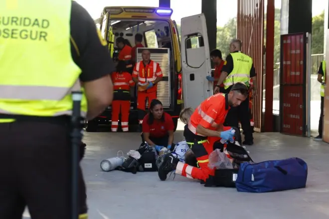 开云下载-马卡：汉堡球迷从7米看台坠落，目前伤情已趋于稳定