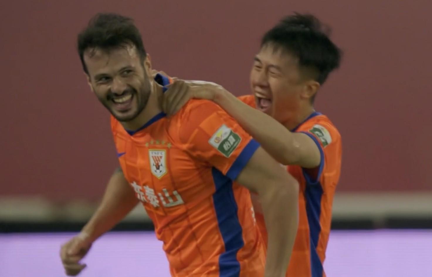 开云下载-瓦科：很开心暂时排在射手榜首位，但最重要的是球队取胜