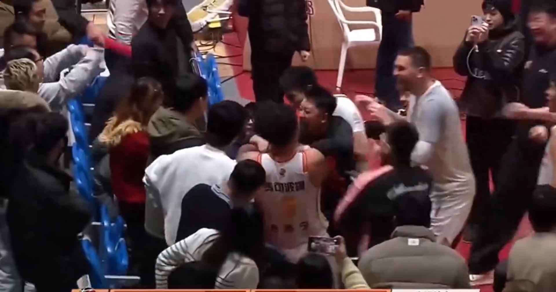 开云体育-狂奔的黑马！双杀辽篮浙江，连克京沪两强，上季13名如今杀进前6